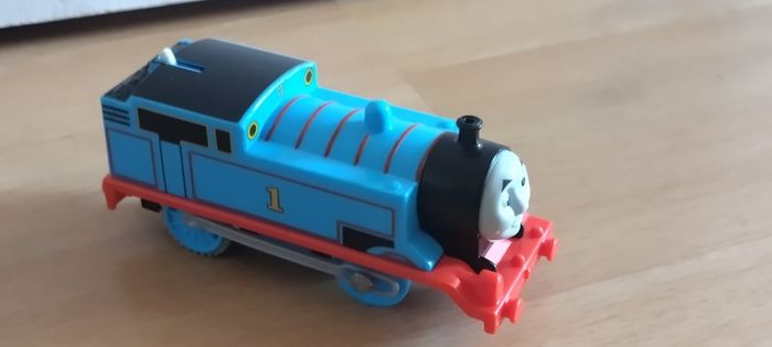 Thomas and friends Trackmaster Motorised trains with track and carriages