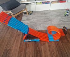 Hot Wheels track race crate