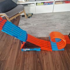 Hot Wheels track race crate