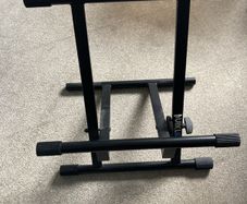 Guitar amp stand