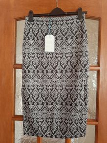 BNWT Midi Skirt, Size Medium