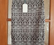 BNWT Midi Skirt, Size Medium