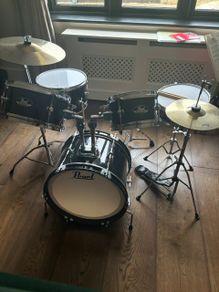 Pearl Roadshow Jr Drum Kit (Excellent Condition)