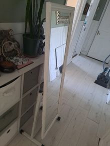 stand mirror