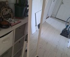 stand mirror