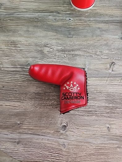 Scottie Cameron putter headcover