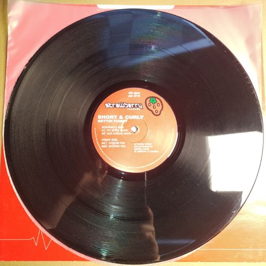 Short & Curly - Gettin Funky - Strawberry Records - SCARCE 90s Piano House Classic!