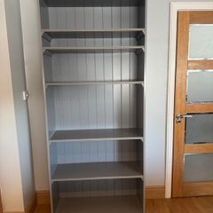 bookcase / shelves