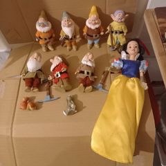 Dolls  , vintage snow White and the 7Dwarfs