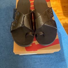 FitFlop Carin Black Patent Toe-thongs UK6.5