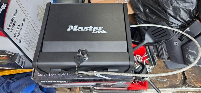 Master Lock Small Travel Key Safe  PP1KML