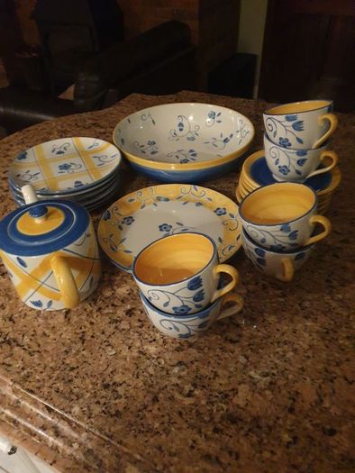 Tea set.
