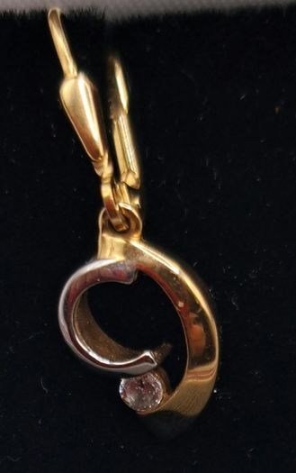 9 ct gold earrings