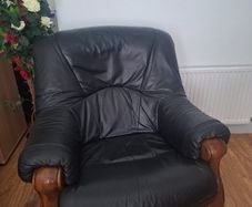 set of 2 solid oak italian leather armchairs
