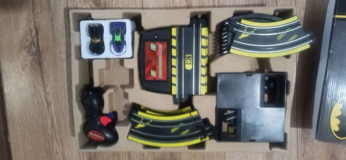 Batman V Joker race set scalextric