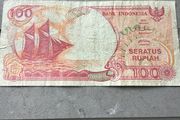 Rare old Indonesia Banknote 100 Rupiah