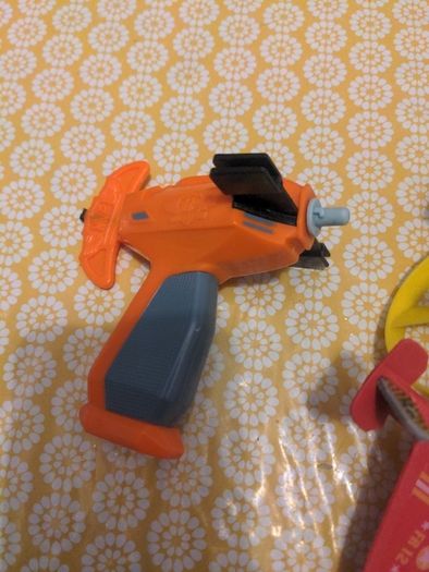 Gun drawstring powered launcher plane