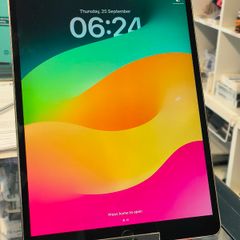 Apple iPad Pro 64GB, Wi-Fi 10.5 in - Space Gray / Used