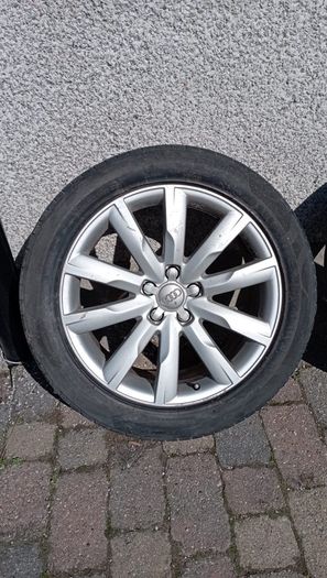 Set of 4  x 19 inch alloy wheels of an Audi  Q5