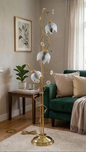 Elegant Vintage "Floristica" Brass Floor Lamp (Classic / Hollywood Regency Style)