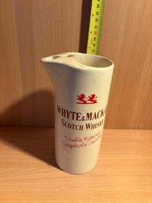 Pub jug Whyte