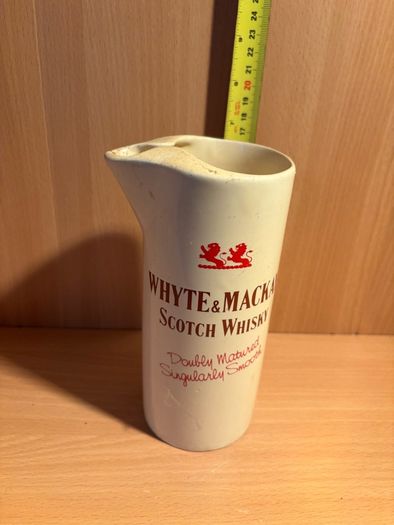 Pub jug Whyte