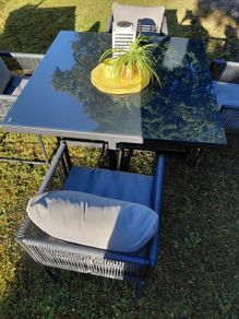 Outdoor table and 4 chairs