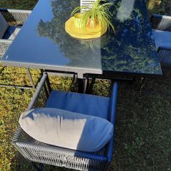 Outdoor table and 4 chairs
