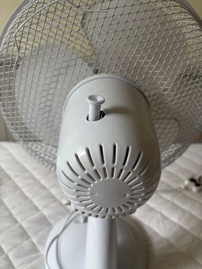 Oscillating Table top Fan