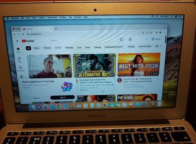 Apple MacBook Air 120GB Hdd, 2GB Ram, OS X High Sierra, Core i5