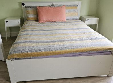 Kingsize bed