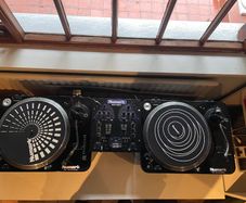 Numark DJ bundle - Decks, mixer and records.
