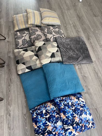 Collection of cushions - Free