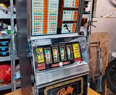 one armed bandit slot machine