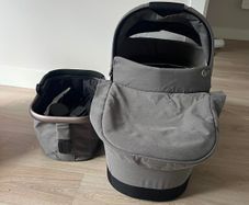 Cybex carrycot and basket
