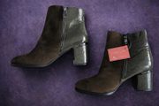 Moda in pelle New Leather Khaki metallic Chelsea boots