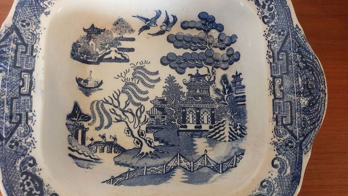 Lovely Blue and White Transferware Willow Pattern Lidless Open Vegetable Dish, Unknown Maker, Most Likely Staffordshire Made