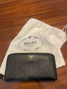 Prada Wallet Women's Excellent Condition