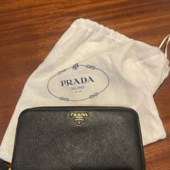 Prada Wallet Women's Excellent Condition