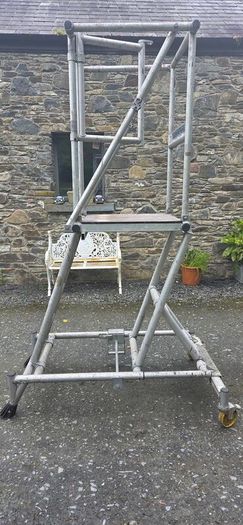 Tower scaffolding