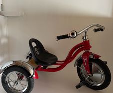 Schwinn Roadster Classic Kids Tricycle Red Excellent Condition