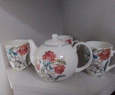 Emma James Teapot & Mugs