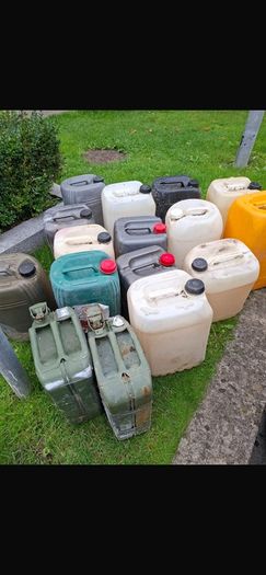 2Jerry cans and 14 Diesel drums