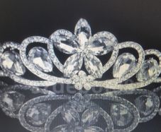 Bride's Designer Crystal Head Piece