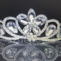 Bride's Designer Crystal Head Piece