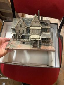 Resident EVII. EVIL VII 7 Biohazard Collector's Edition PS4 Mansion