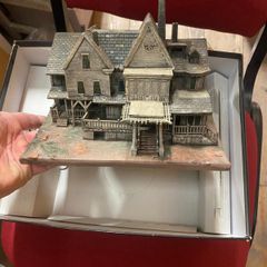 Resident EVII. EVIL VII 7 Biohazard Collector's Edition PS4 Mansion