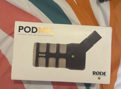 RODE PodMic Broadcast-quality Dynamic Microphone with Integrated Swing Mount for Podcasting, Streaming, Gaming, and Voice Recording,Black,XLR