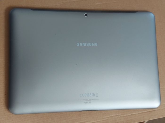 Samsung Galaxy Tab 2, Black, 16GB, Model GT-P5110, Battery is swollen but Tablet still works fine, excellent cosmetic condition otherwise