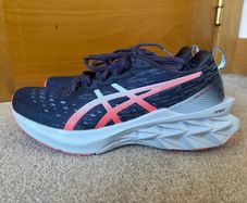 Asics Novablast 2 Women Running Shoes UK 6.5